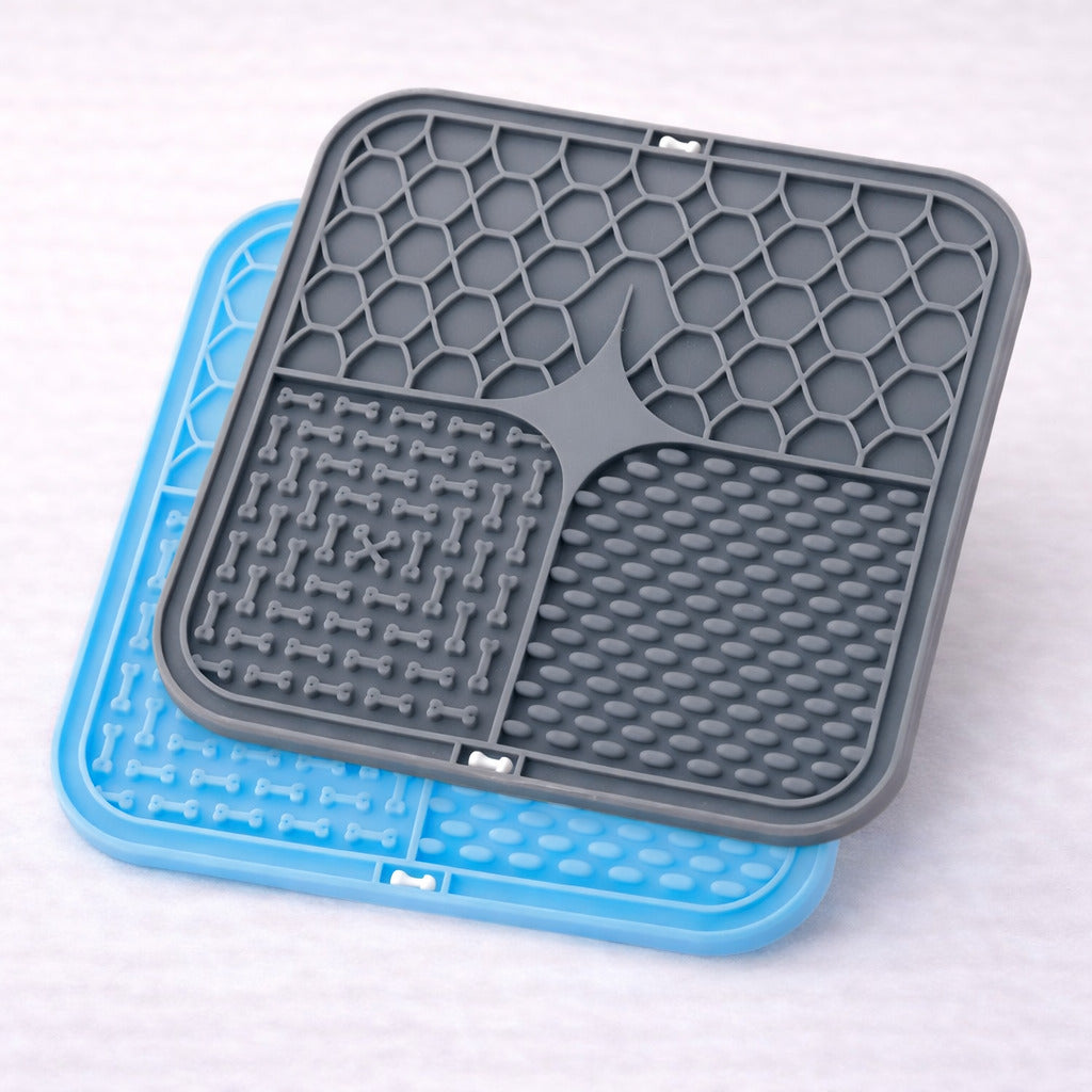 Lot de 2 tapis de léchage pour chien Canidoo en silicone gris et bleu, 3 reliefs