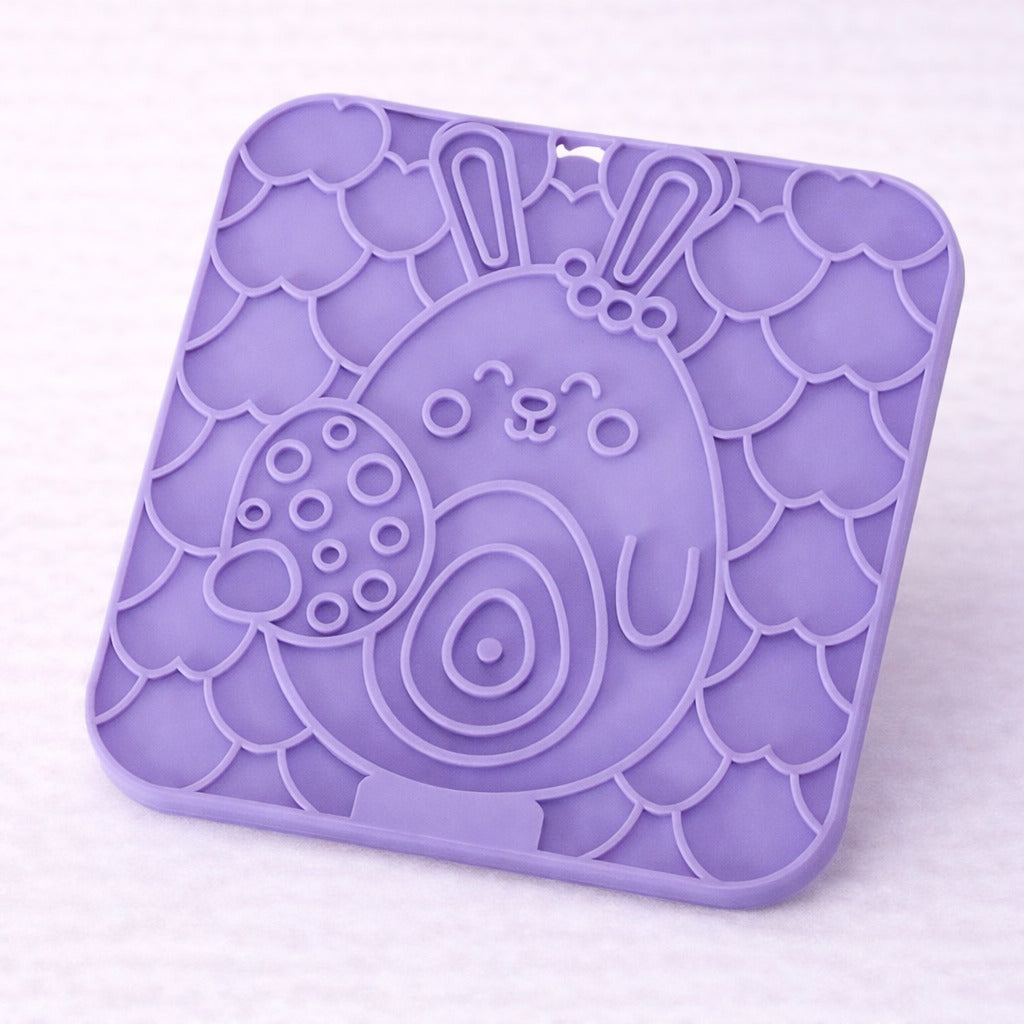 Tapis de léchage pour chien Canidoo en silicone violet, motif simple